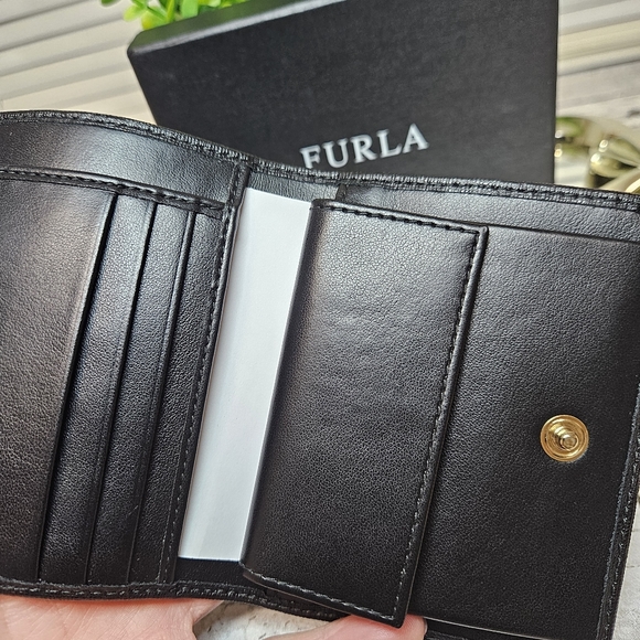 NIB Furla Classic Trifold Leather Wallet - Picture 4 of 11